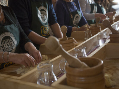 Corso di cucina locale al Centro di Cultura Gastronomica Nuara