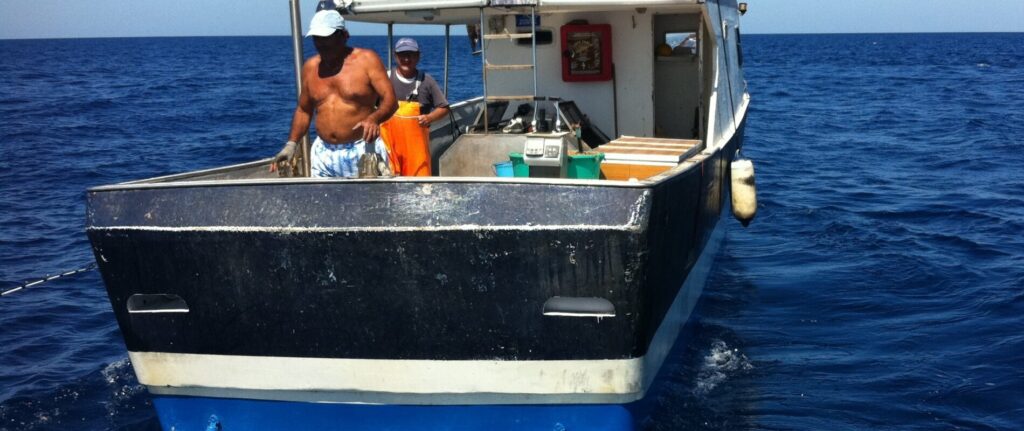Uscita in barca, lezione di pesca e pranzo a bordo